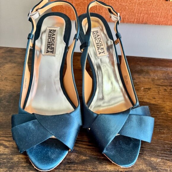 Badgley Mischka| Luxe ‘Gwynn’ Teal Satin Slingback Heels w/Bow - Picture 3 of 7
